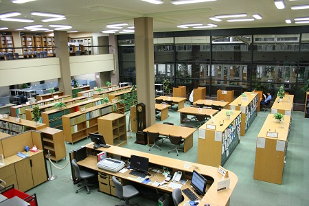 図書館内