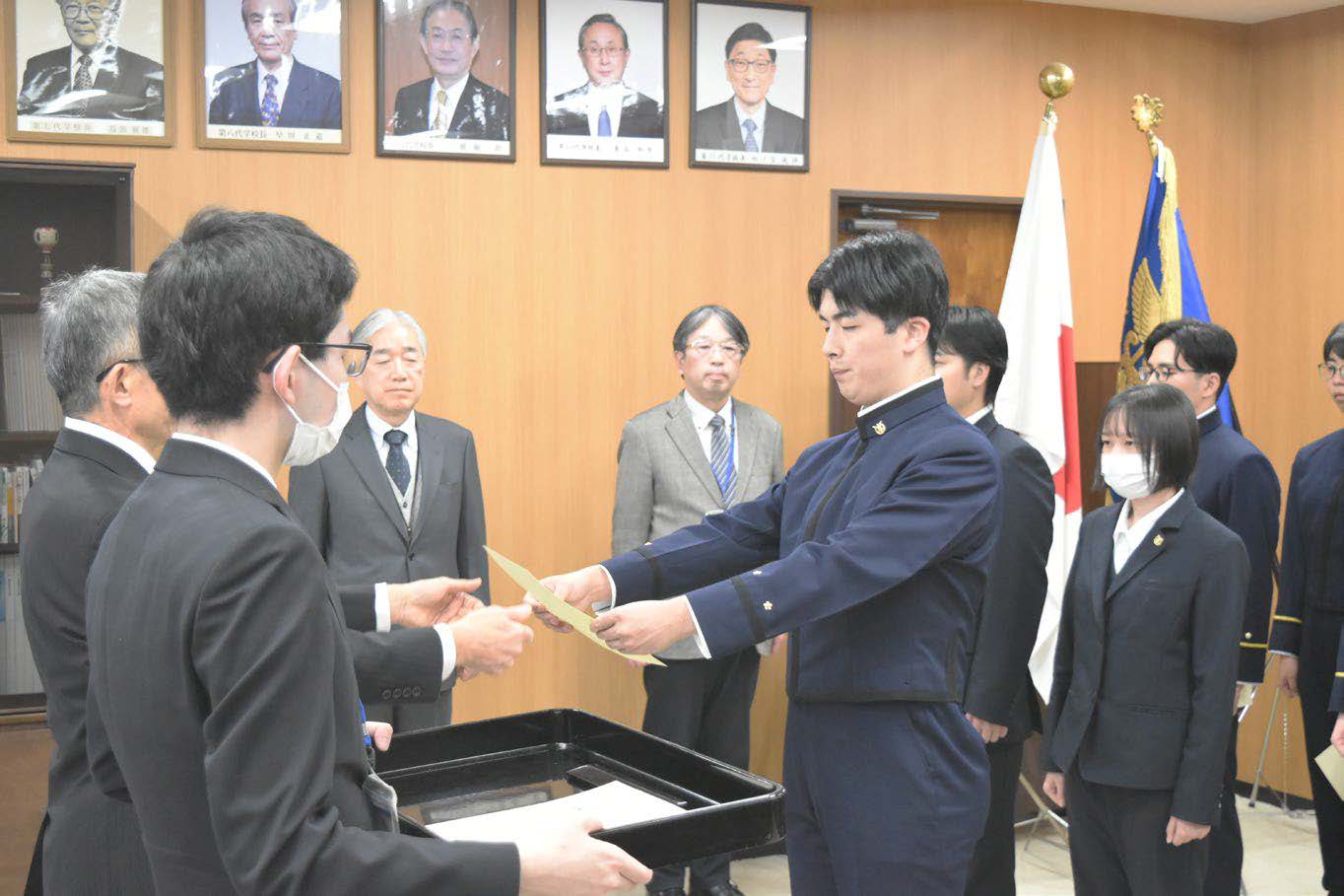 表彰式の様子の写真