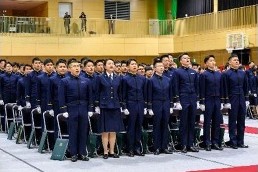 校歌斉唱の様子