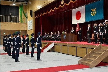 宮﨑防衛副大臣に対する栄誉礼
