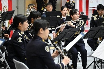 陸上自衛隊中央音楽隊による演奏